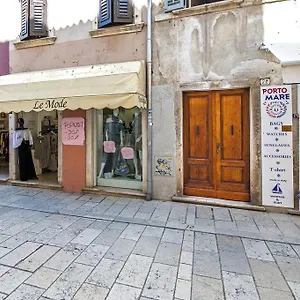 Main Street Carera Rovigno